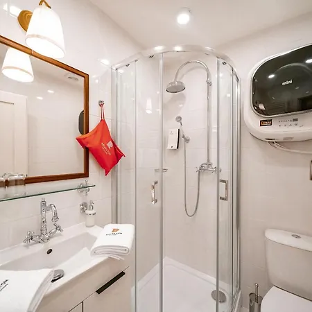 Revelton 公寓式酒店 4*