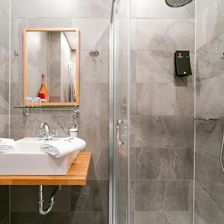 Revelton 4* 마리안스케 라즈네