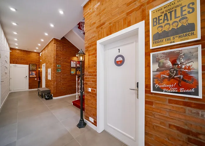 Revelton Aparthotel 4*